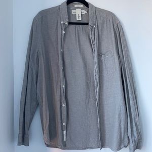 Men’s: grey button down H&M